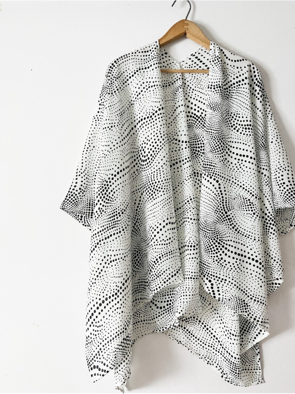 Black & White Abstract Dot Kimono